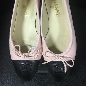 CHANEL pink and black ballet flat.